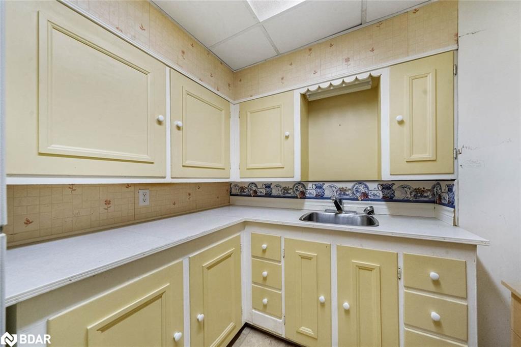 39 Elmer Avenue Property Photo 25