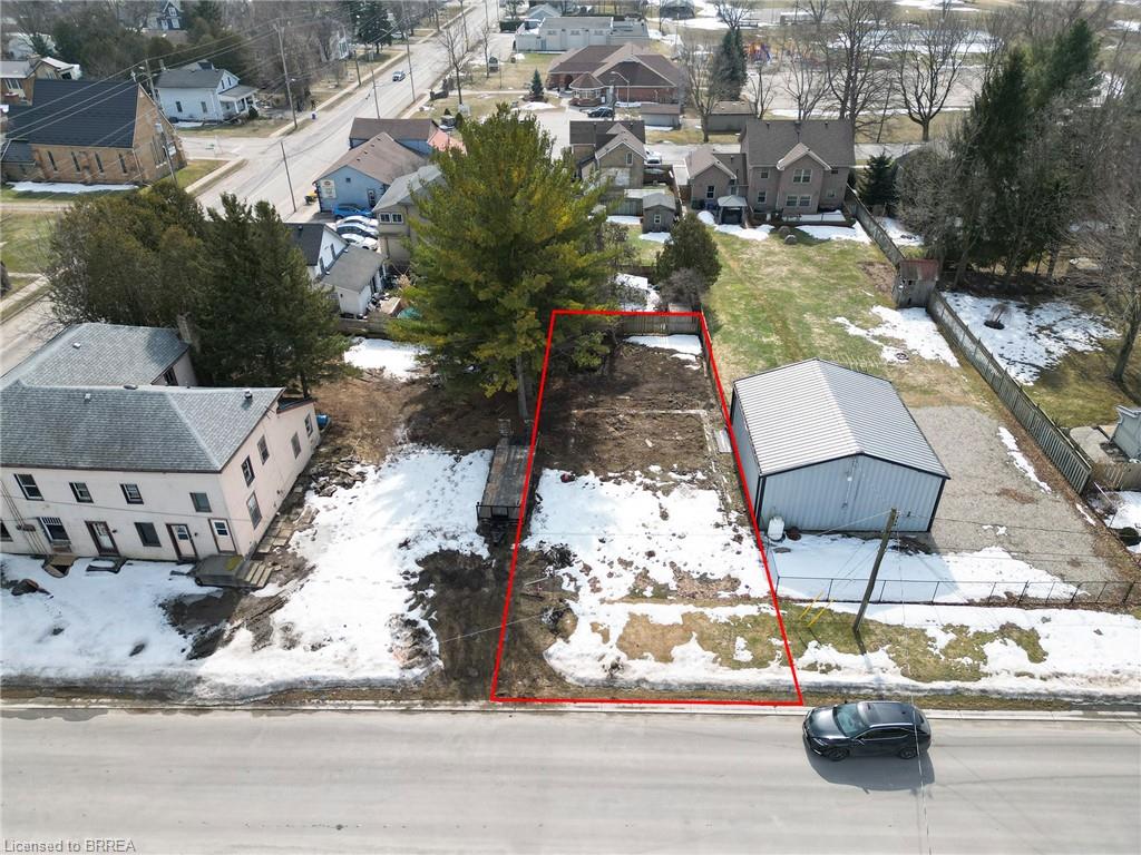 8 Victoria Street W Property Photo