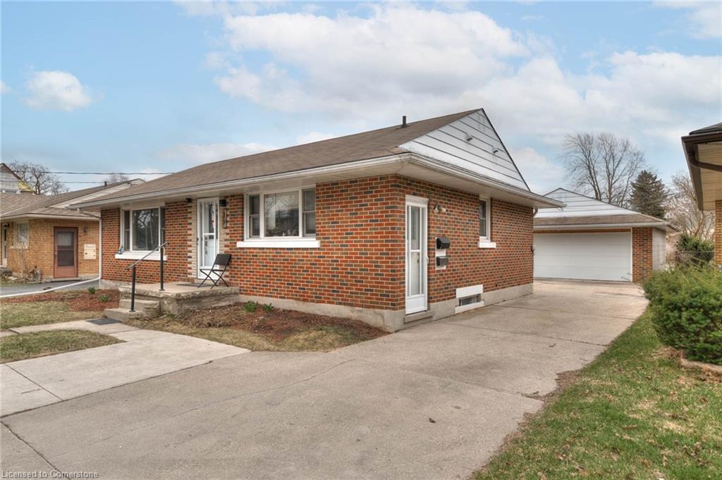 39 Sandra Avenue Property Photo 1
