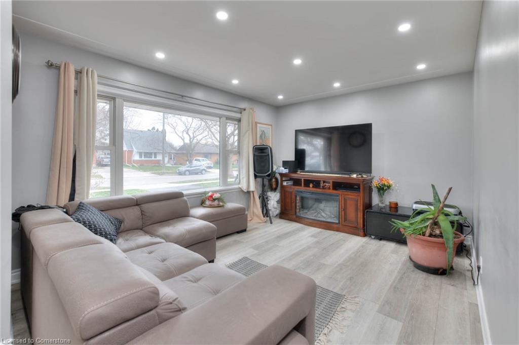 39 Sandra Avenue Property Photo 10
