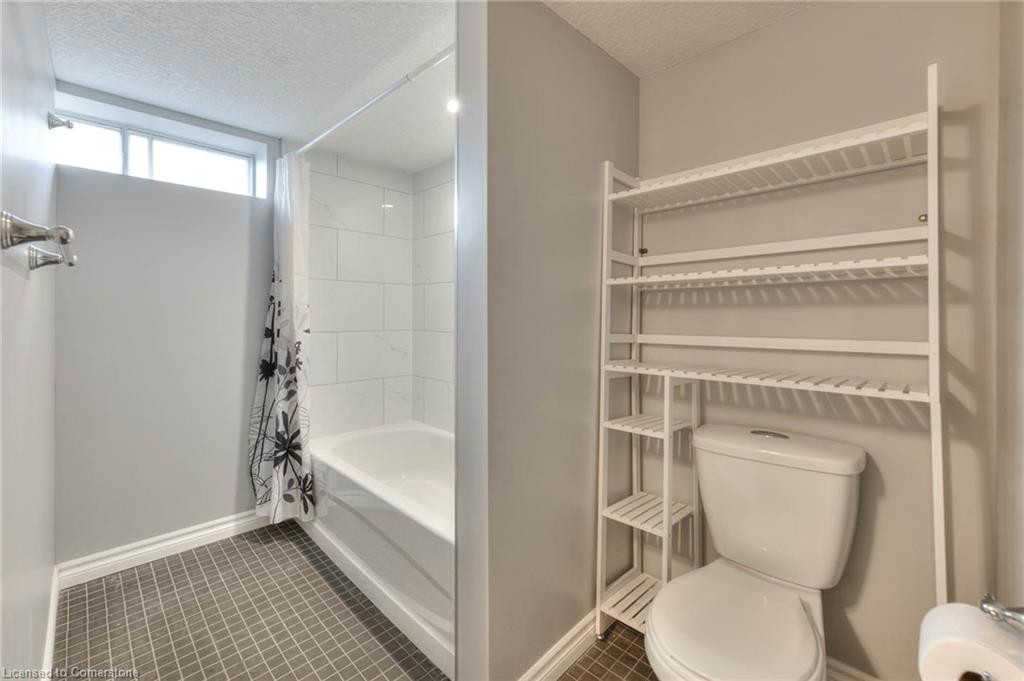 39 Sandra Avenue Property Photo 28