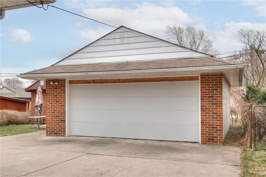 39 Sandra Avenue Property Photo 32