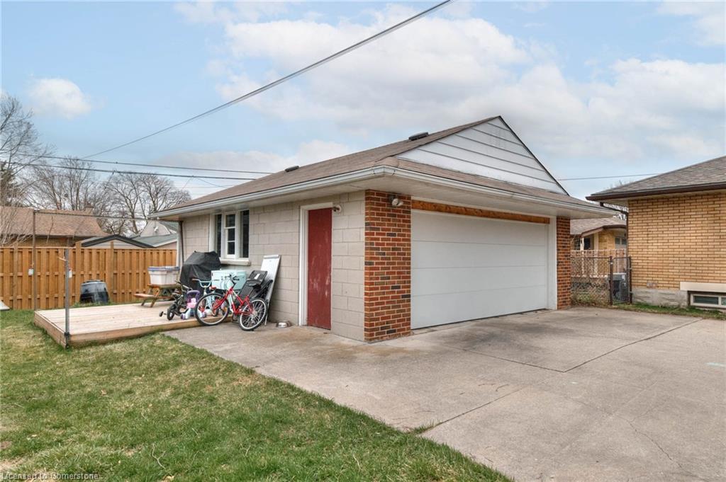 39 Sandra Avenue Property Photo 33