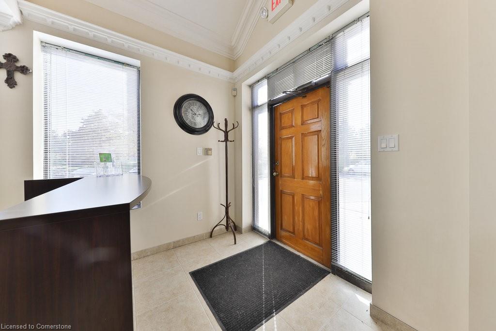 26-2861 Sherwood Heights Drive Property Photo 5