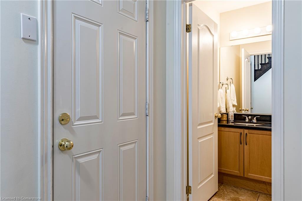 32 Forest Valley Crescent Property Photo 16