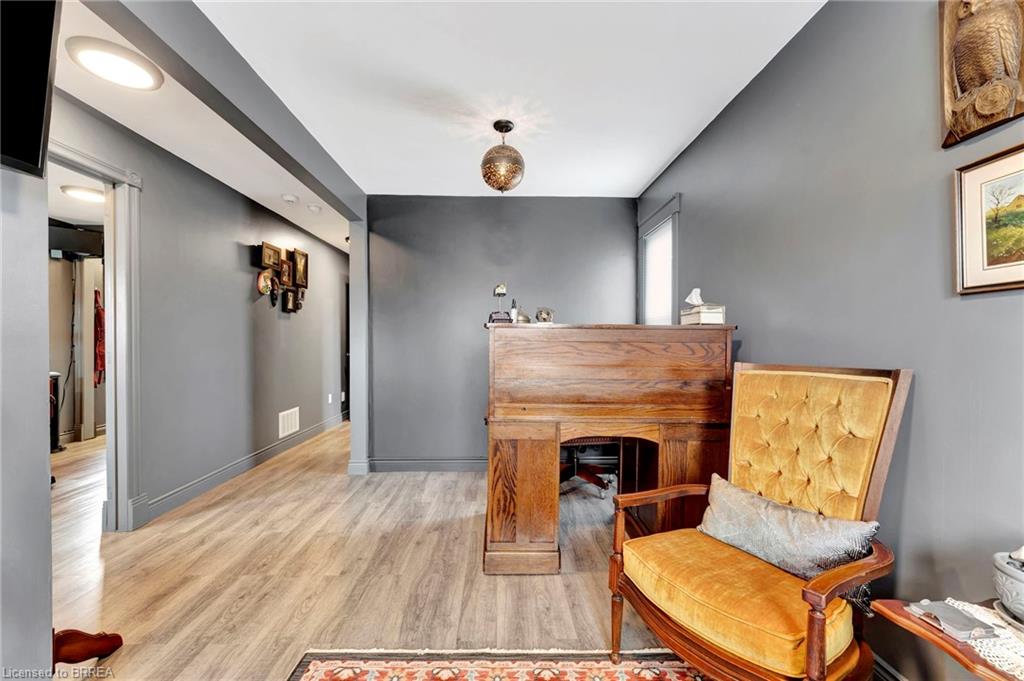 138 Charing Cross Street Property Photo 13