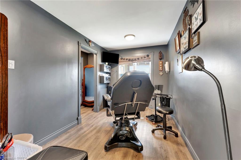 138 Charing Cross Street Property Photo 16