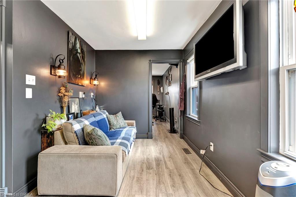 138 Charing Cross Street Property Photo 17