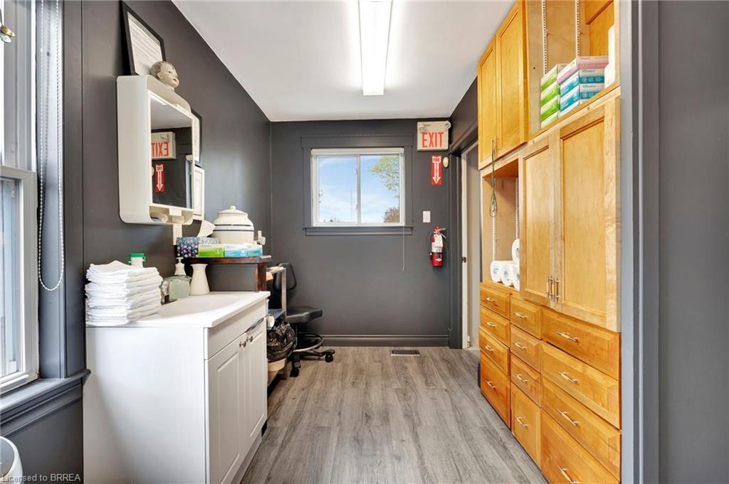 138 Charing Cross Street Property Photo 19