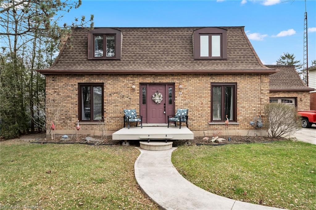 44 Ottawa Street S Property Photo