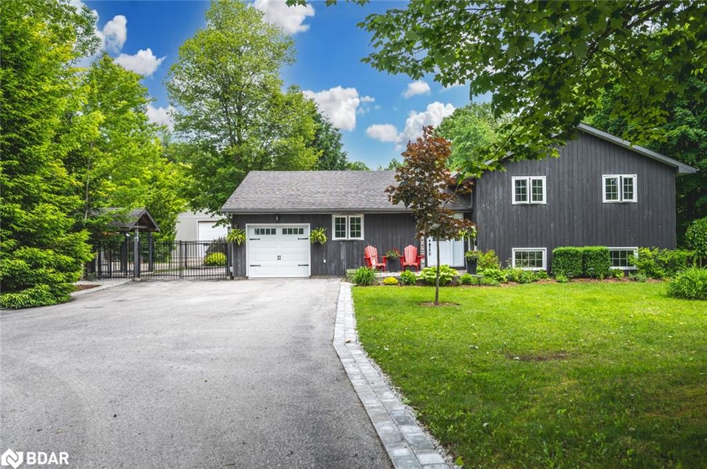 8071 4th Line Property Photo