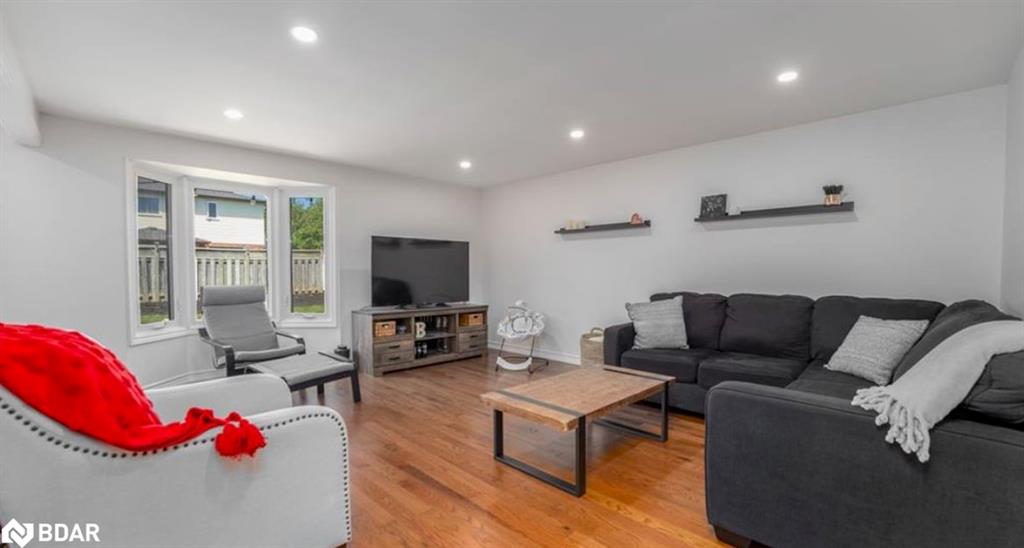 47 Ruffian Road Property Photo 2