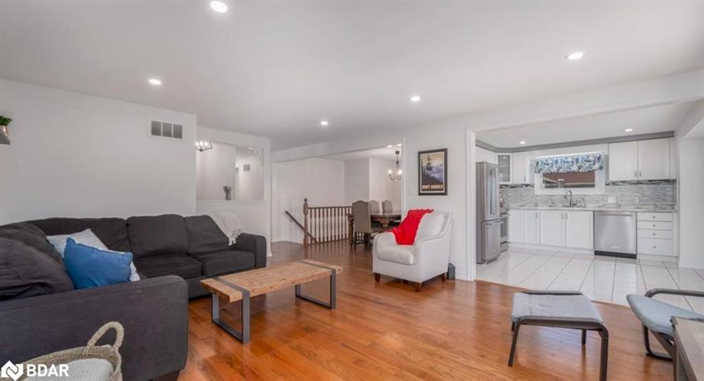 47 Ruffian Road Property Photo 3