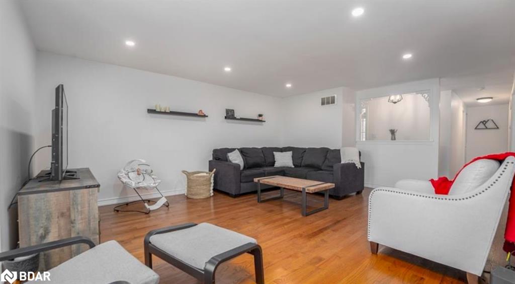47 Ruffian Road Property Photo 4