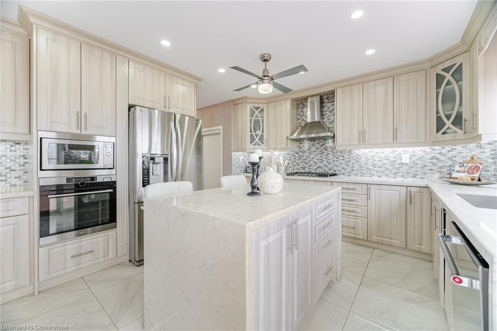 810 Cousens Terrace Property Photo 20