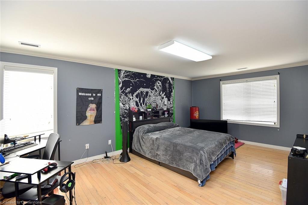 10 Franklin Street Property Photo 32