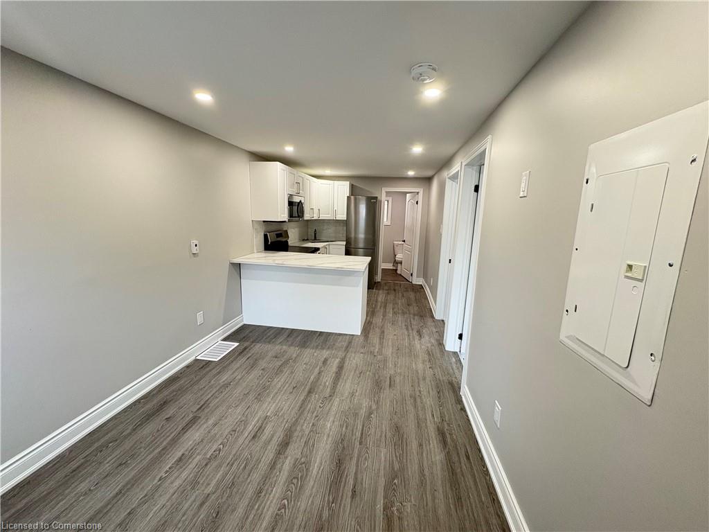 222 Rosslyn Avenue N Property Photo