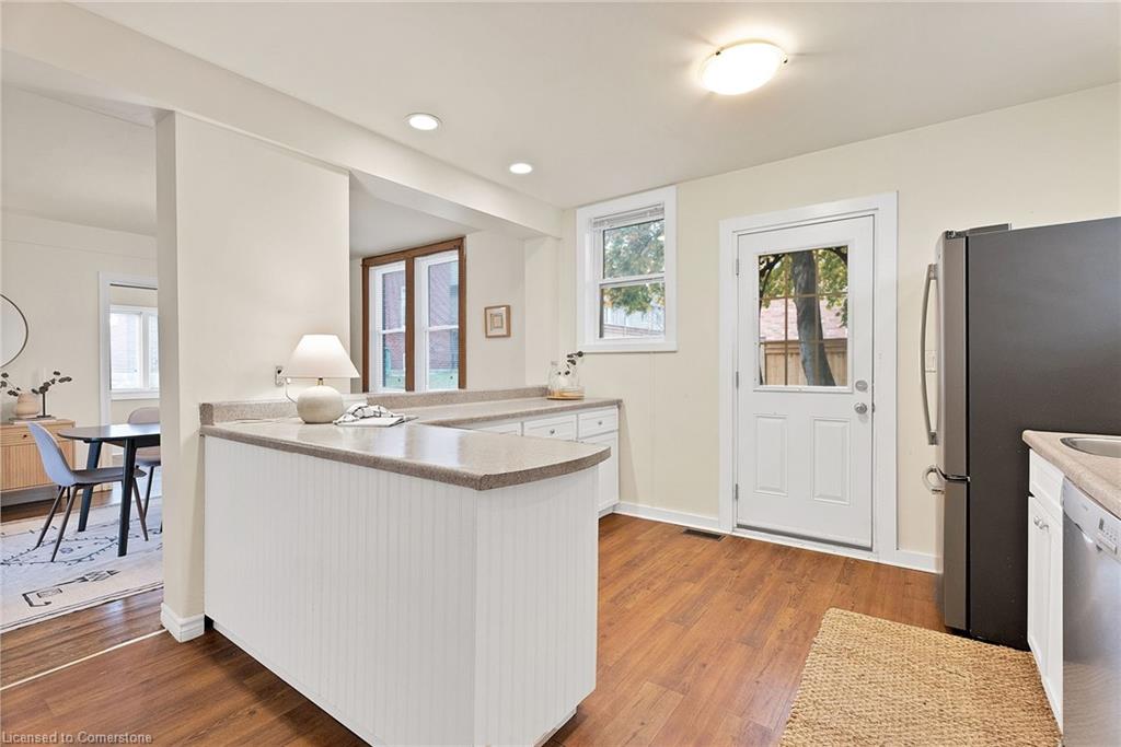 295 Plains Road W Property Photo 17