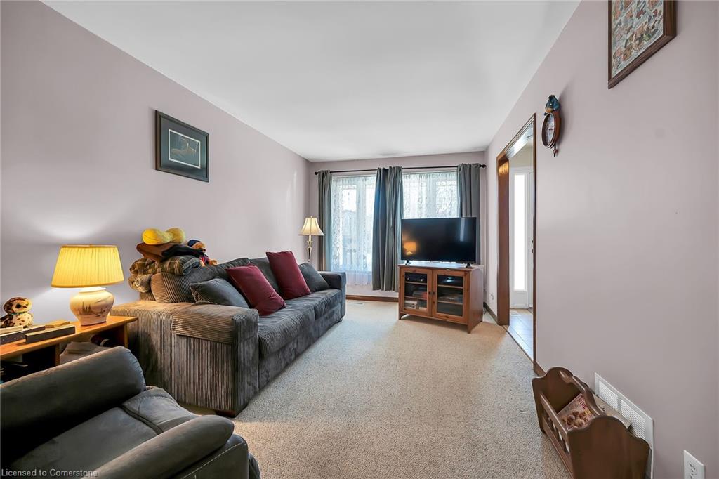 43 Everest Street Property Photo 9
