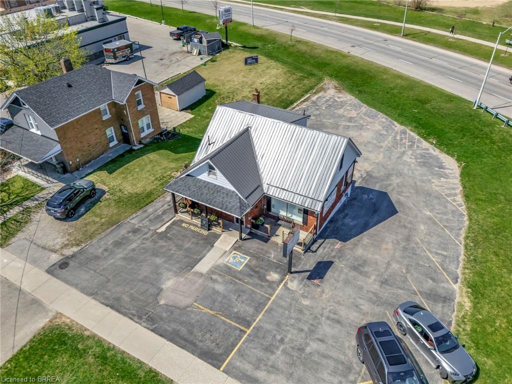 584 Colborne Street Property Photo 4