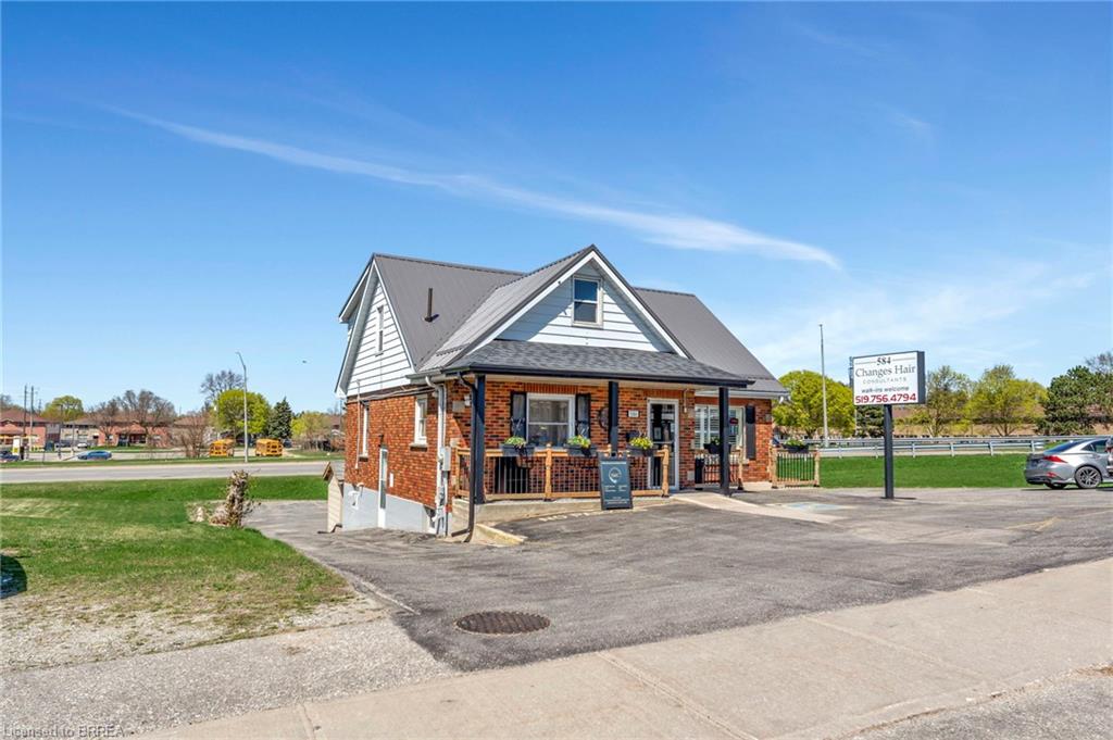 584 Colborne Street Property Photo 8