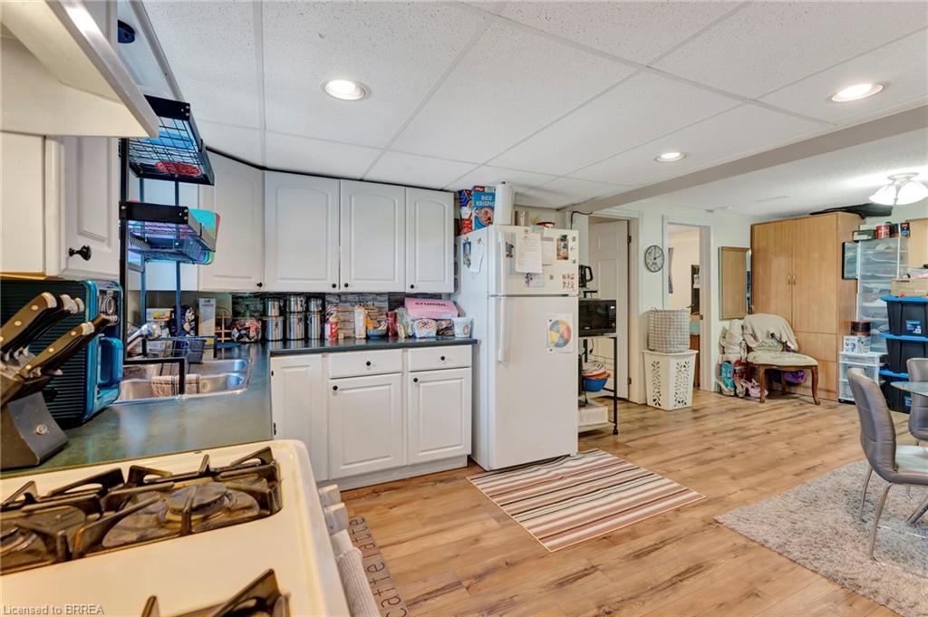 584 Colborne Street Property Photo 14