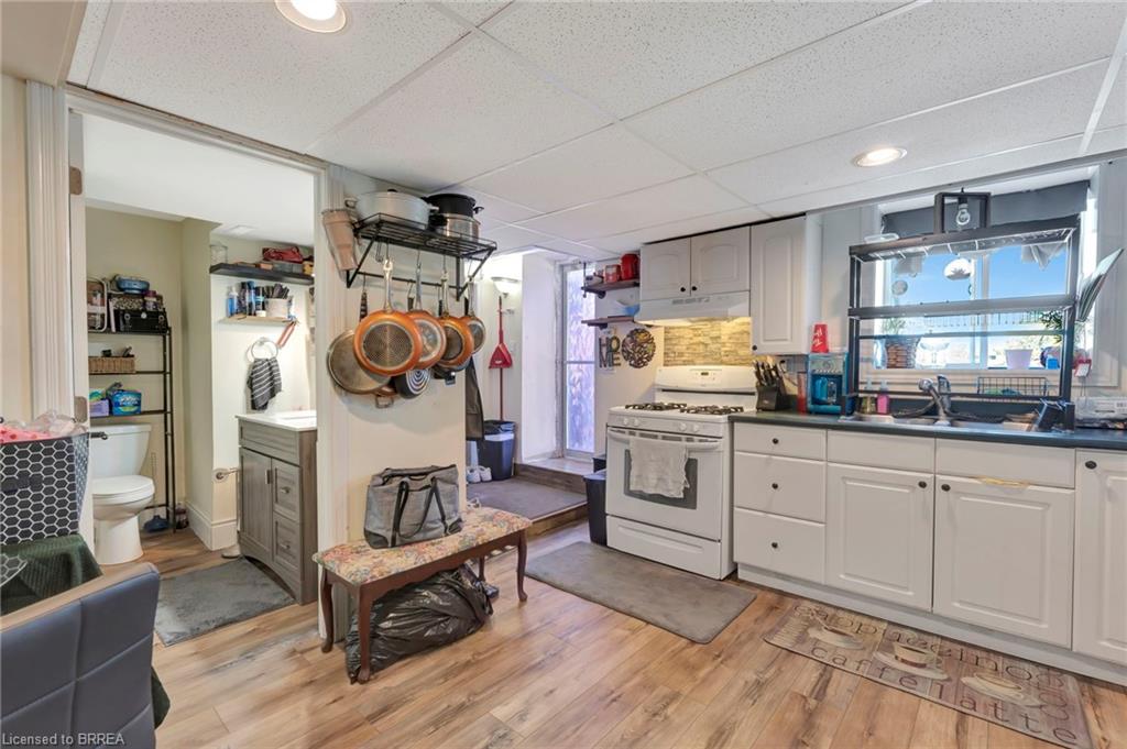 584 Colborne Street Property Photo 15