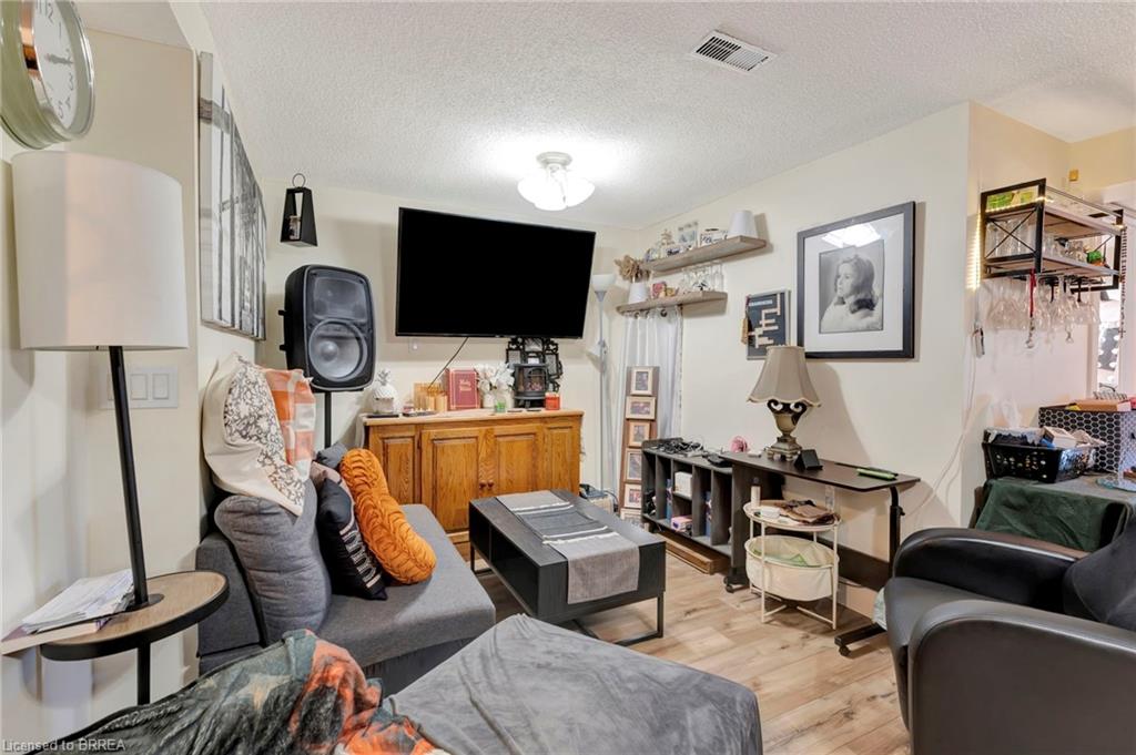 584 Colborne Street Property Photo 18