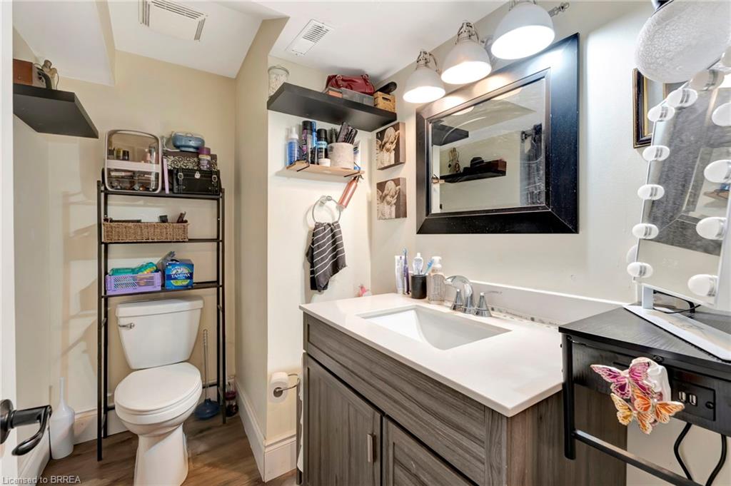584 Colborne Street Property Photo 21