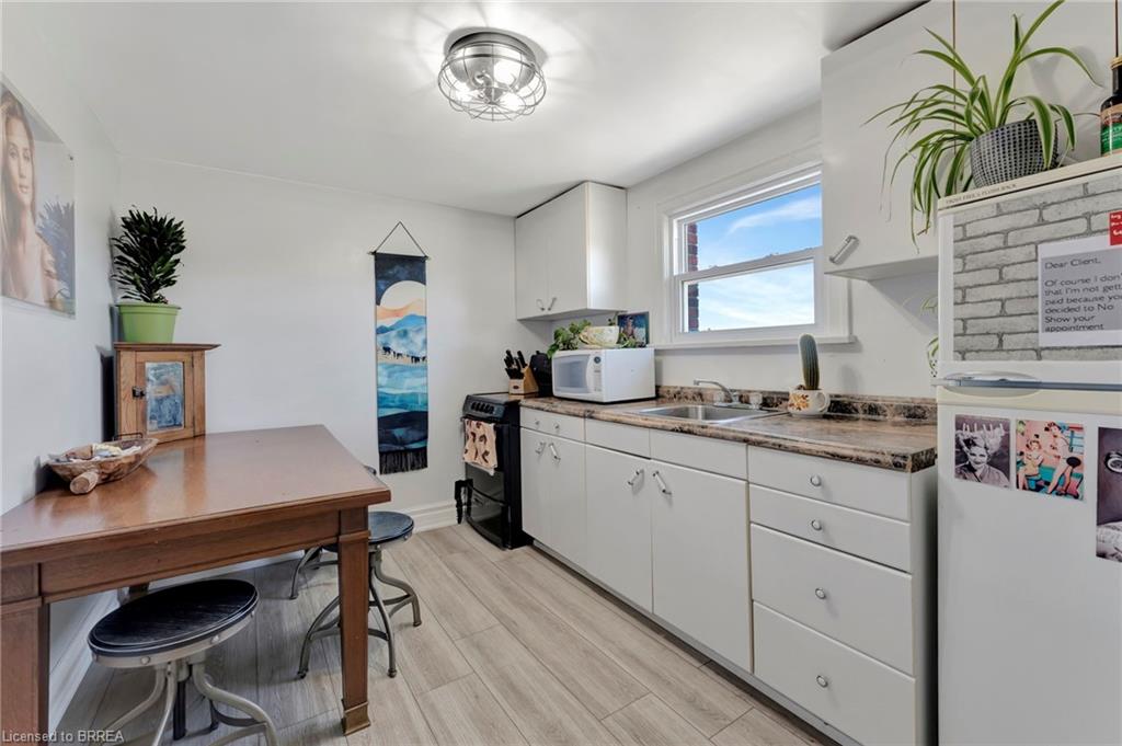 584 Colborne Street Property Photo 31