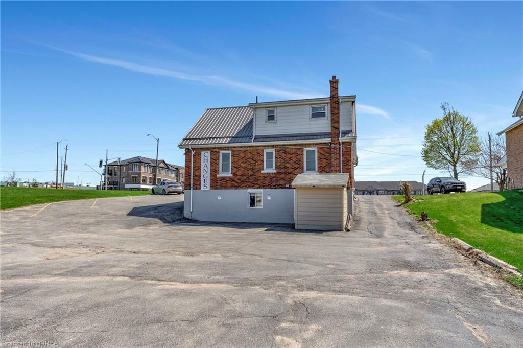 584 Colborne Street Property Photo 37