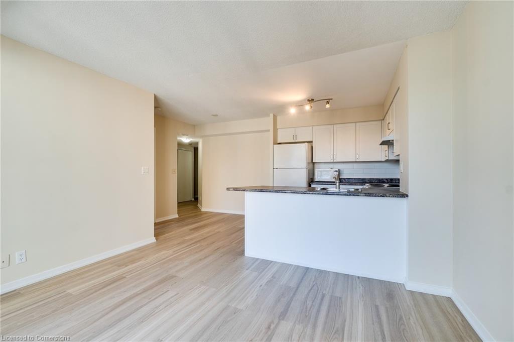 1301-76 Shuter Street Property Photo 20