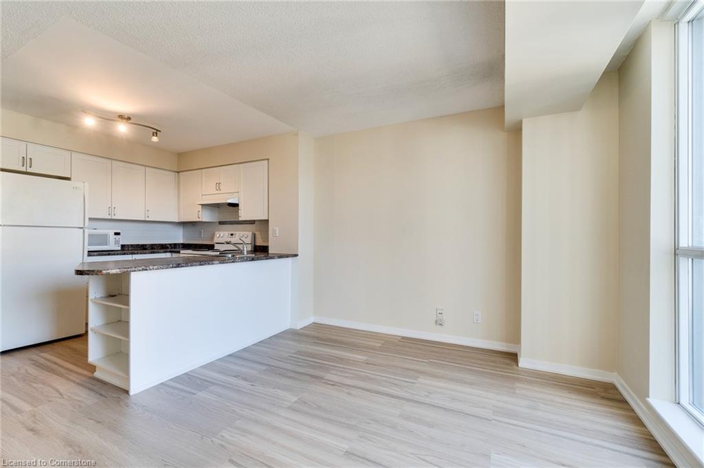 1301-76 Shuter Street Property Photo 21