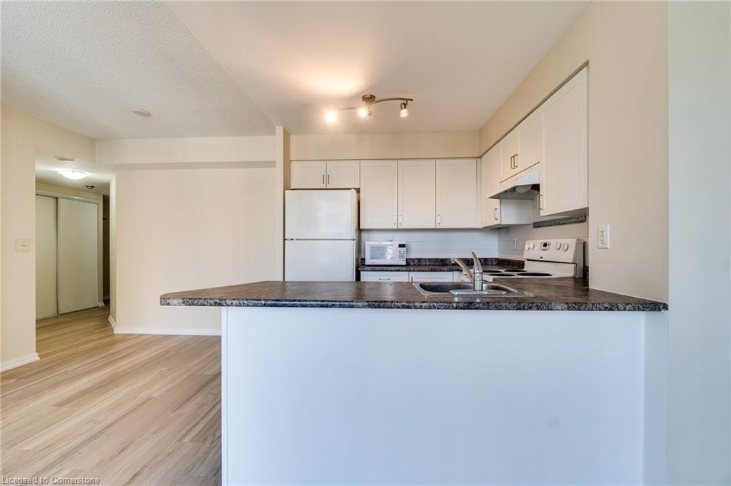 1301-76 Shuter Street Property Photo 24
