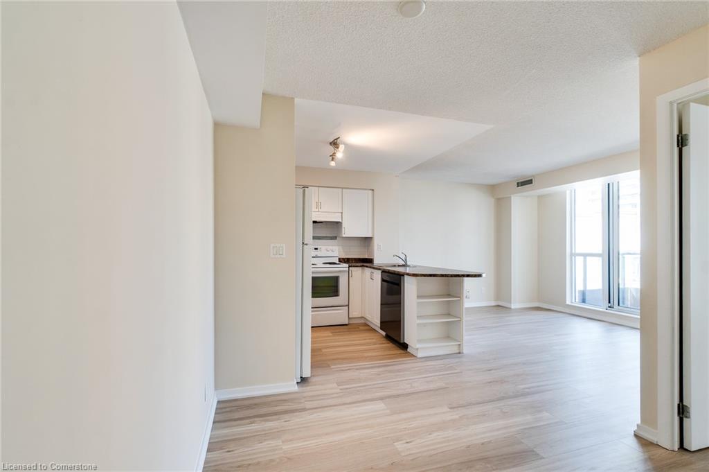 1301-76 Shuter Street Property Photo 33