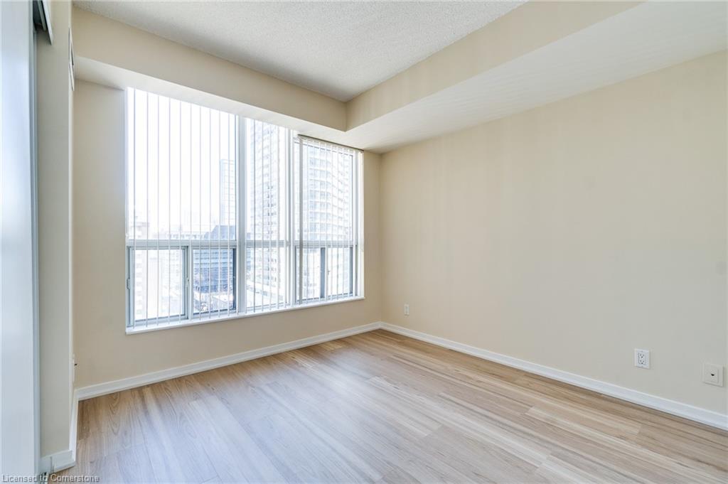 1301-76 Shuter Street Property Photo 37