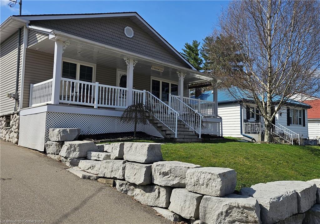 8 Oakwood Avenue Property Photo