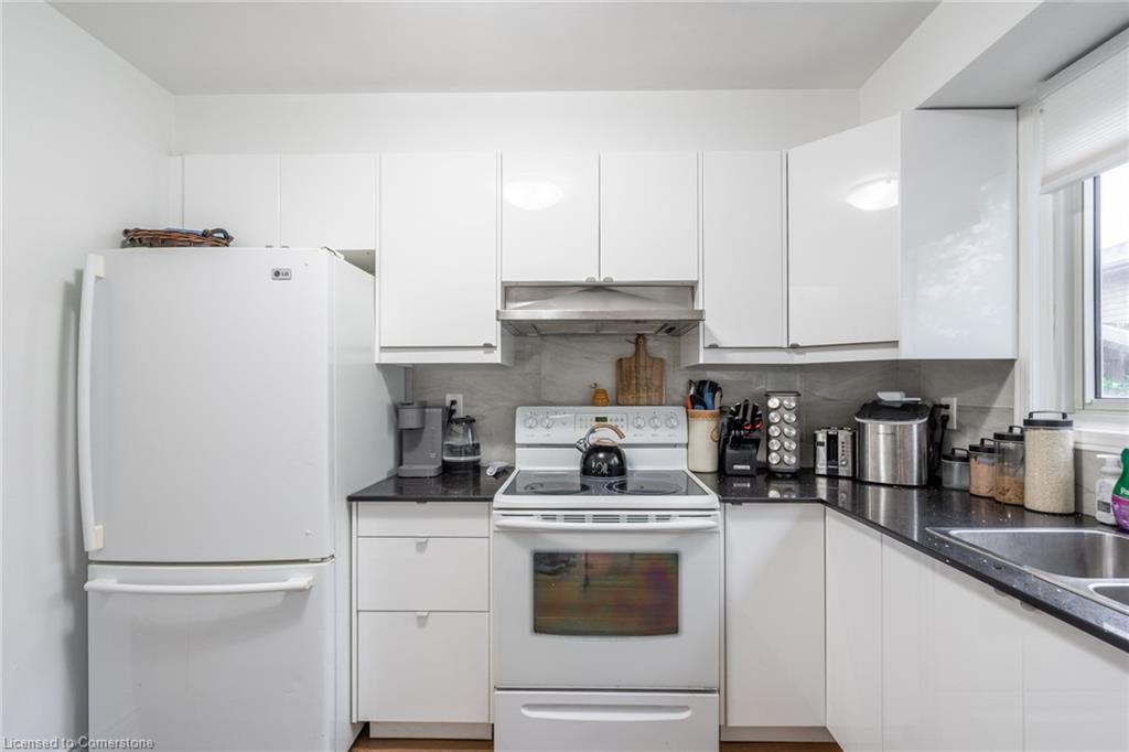 8-596 Grey Street Property Photo 11