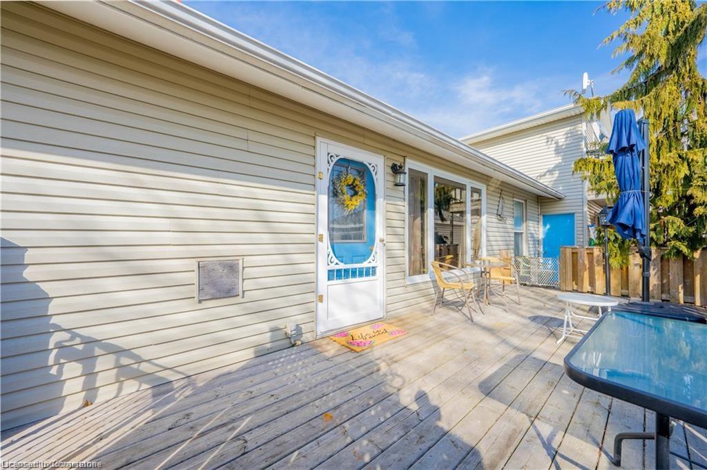 2035 Erie Street Property Photo 5