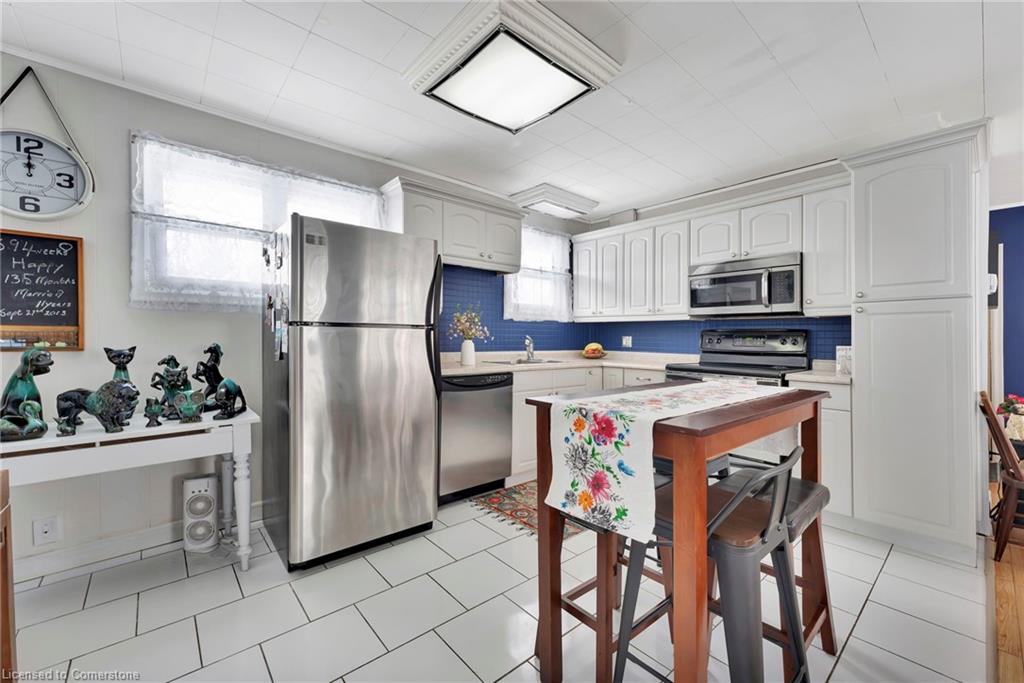 2035 Erie Street Property Photo 11