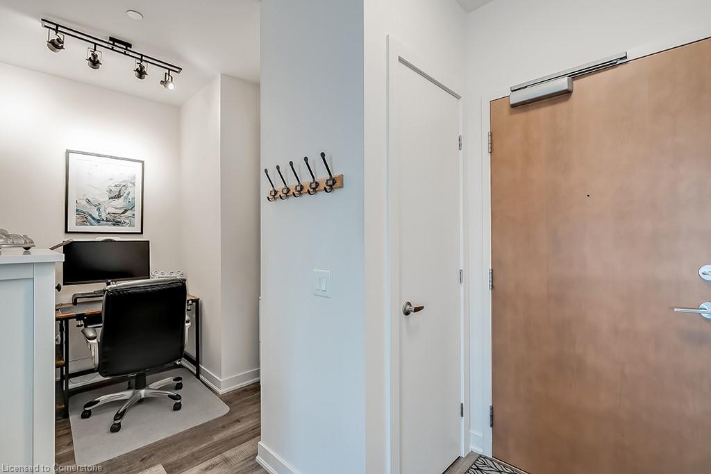502-320 Plains Road E Property Photo 9