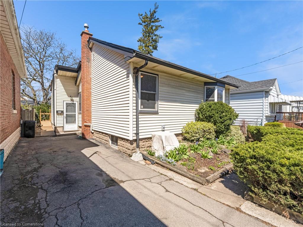 265 Walter Avenue N Property Photo 1