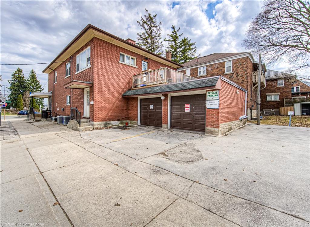 744 Queen Street S Property Photo 8