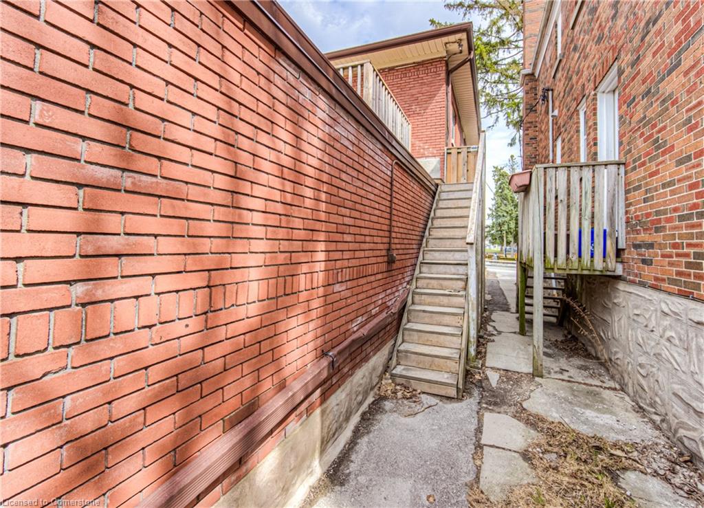 744 Queen Street S Property Photo 11