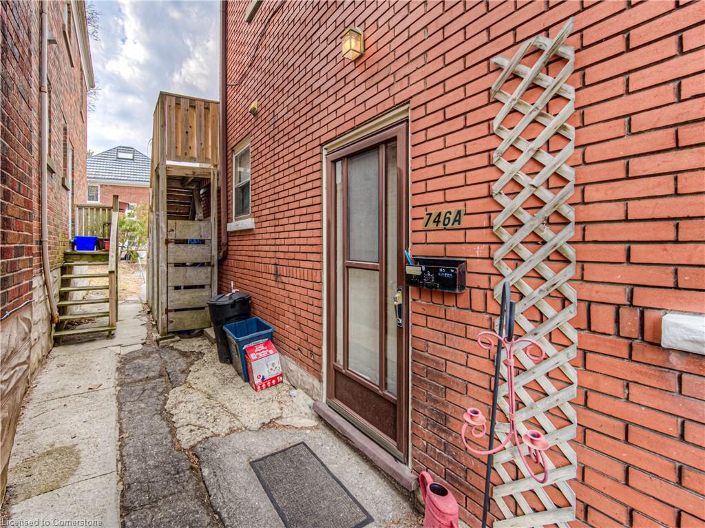 744 Queen Street S Property Photo 12
