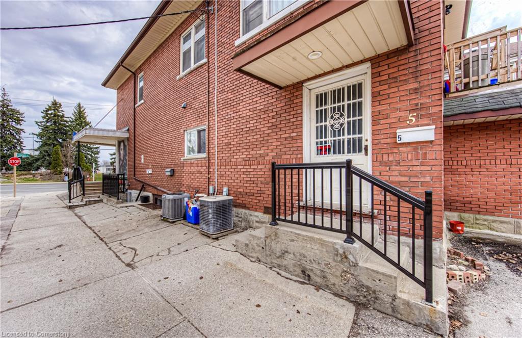 744 Queen Street S Property Photo 13