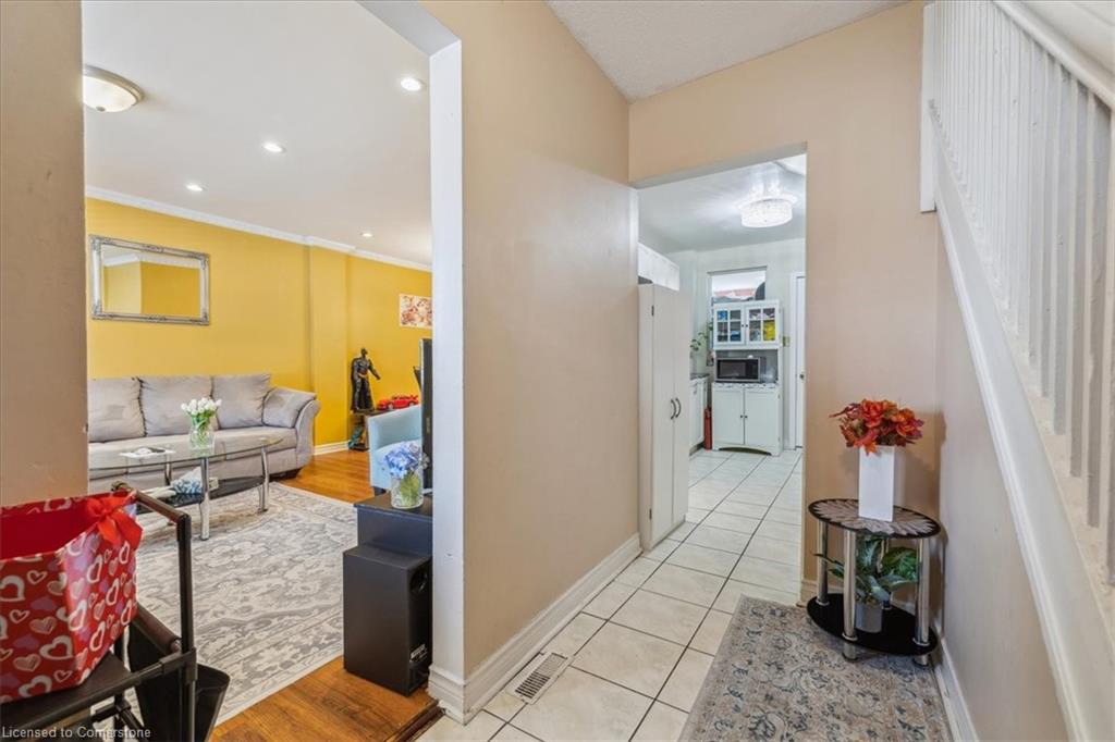 1122 Cannon Street E Property Photo 8