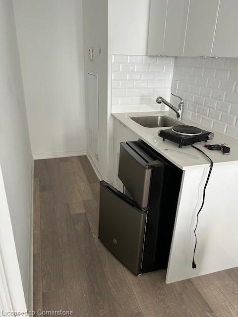211-560 North Service Road Property Photo 5