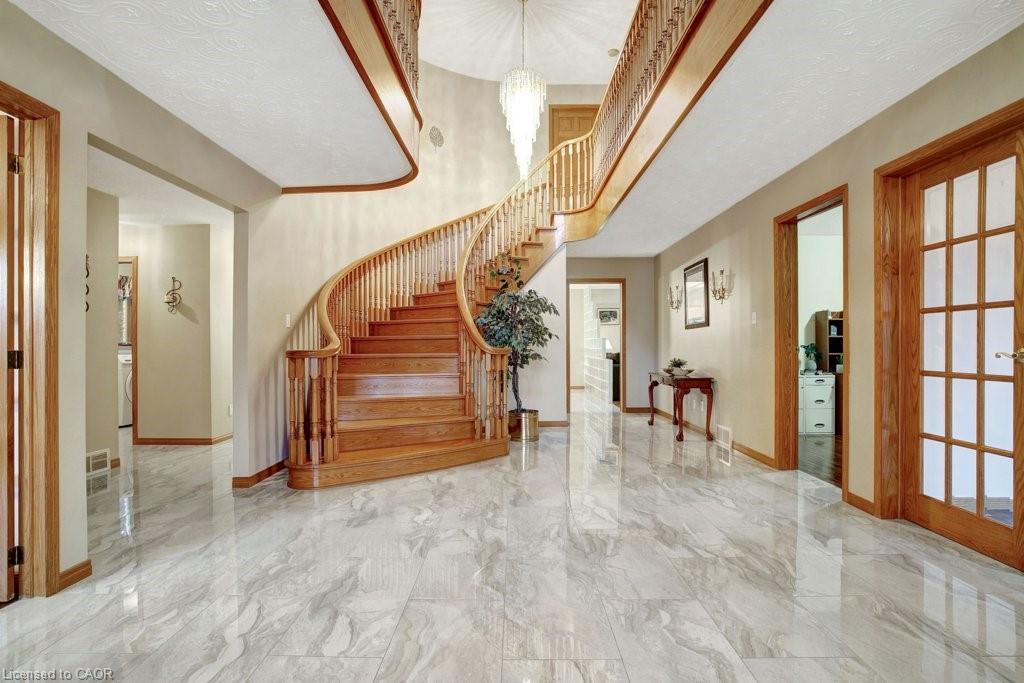 5 Columbo Court Property Photo 6