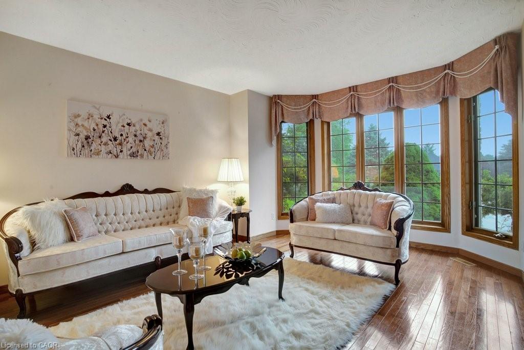 5 Columbo Court Property Photo 7